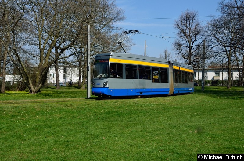 Bild: 1323 als Linie 2 in der Wendeschleife Naunhofer Str.