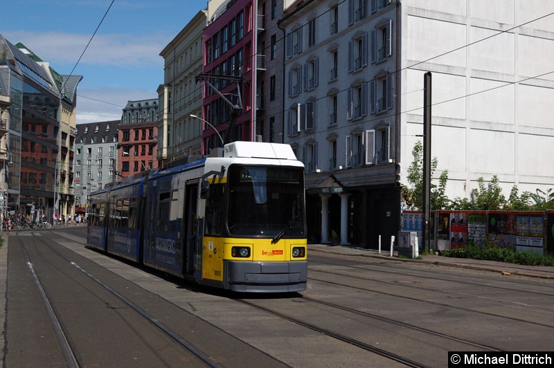 Bild: 1093 als Linie M1 in der Großen Präsidentenstr.