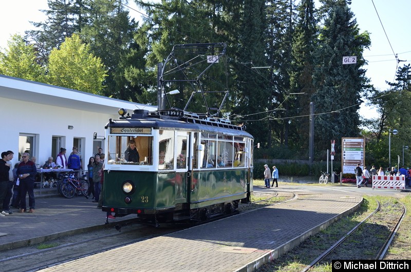 Wagen 23 als Ausstellungsstück an der Haltestelle Bad Tabarz.