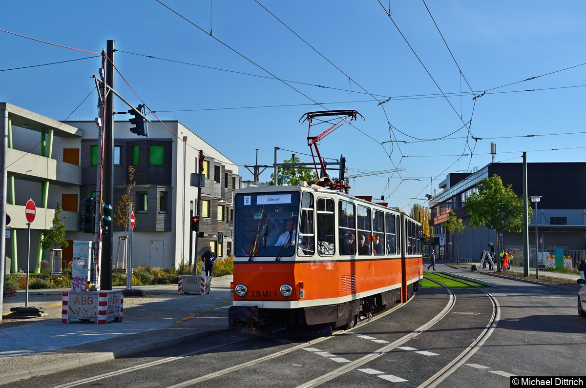 Bild: Auch der 219 481-3 kam zum Einsatz. Hier an der Karl-Ziegler-Straße auf dem Weg nach Schöneweide.
