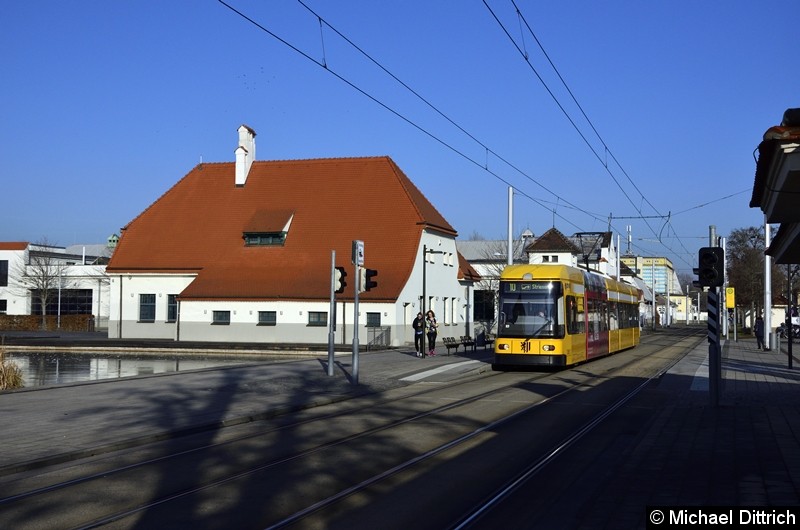 Bild: 2511 als Linie 10 an der Haltestelle Messe.