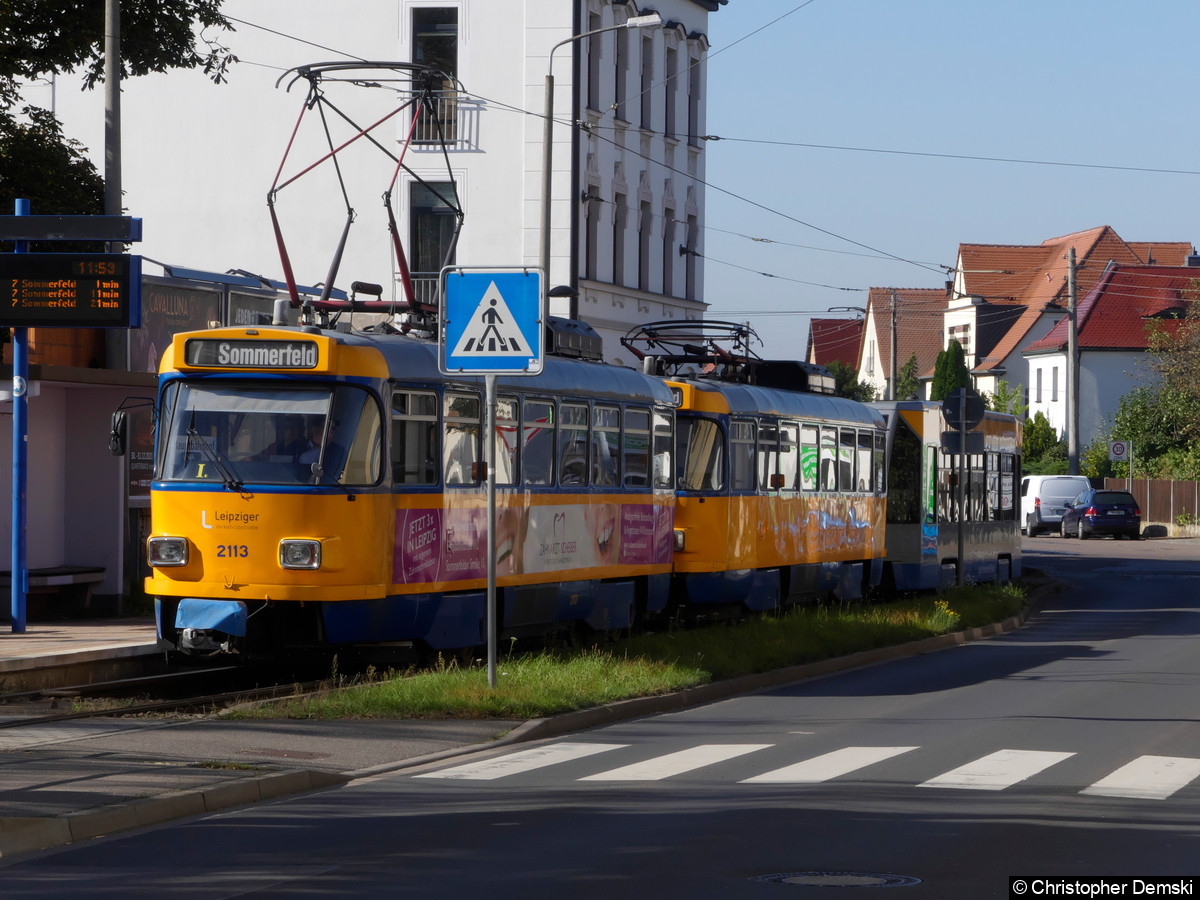 Bild: 2113+2122+914 als Linie 7 an der Haltestelle Böhlitz-Ehrenberg.