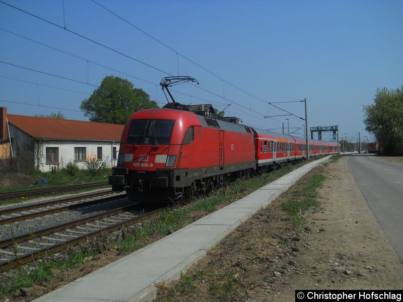 Bild: Bei der Einfahrt in Bahnhof Erfurt Vieselbach.