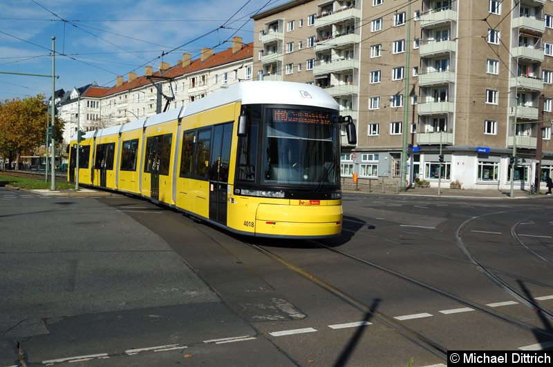 Bild: 4018 als Linie M10 an der Kreuzung Kniprodestr./Danziger Str.