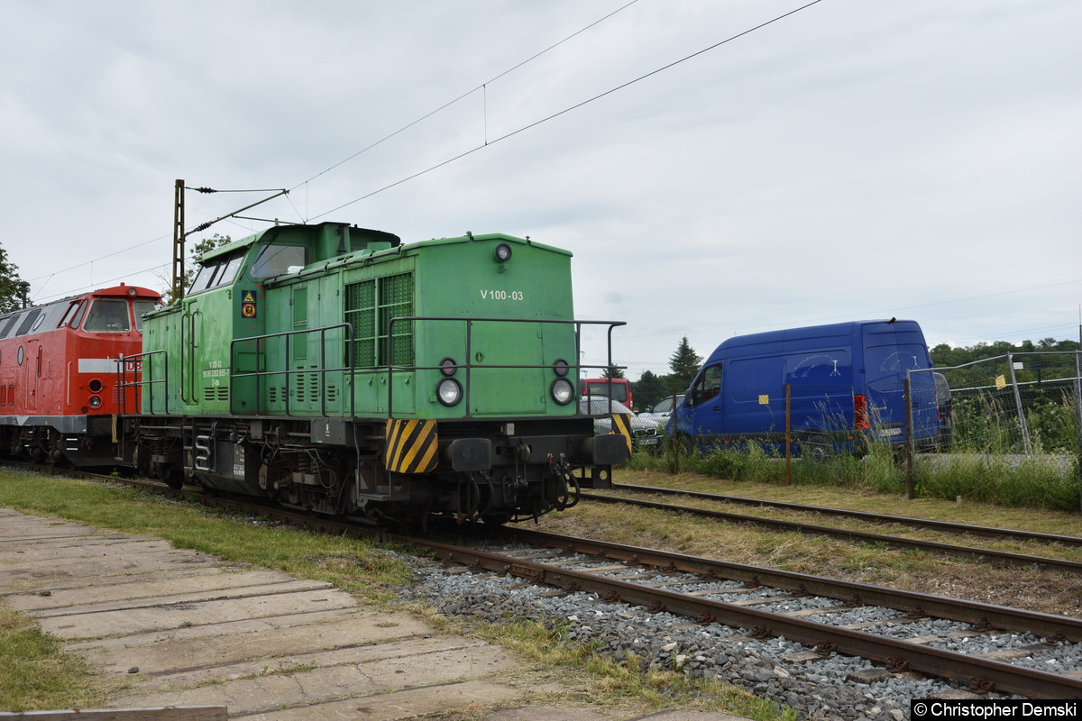 Bild: V 100-03(202 655-7) im Eisenbahnmuseum Weimar.