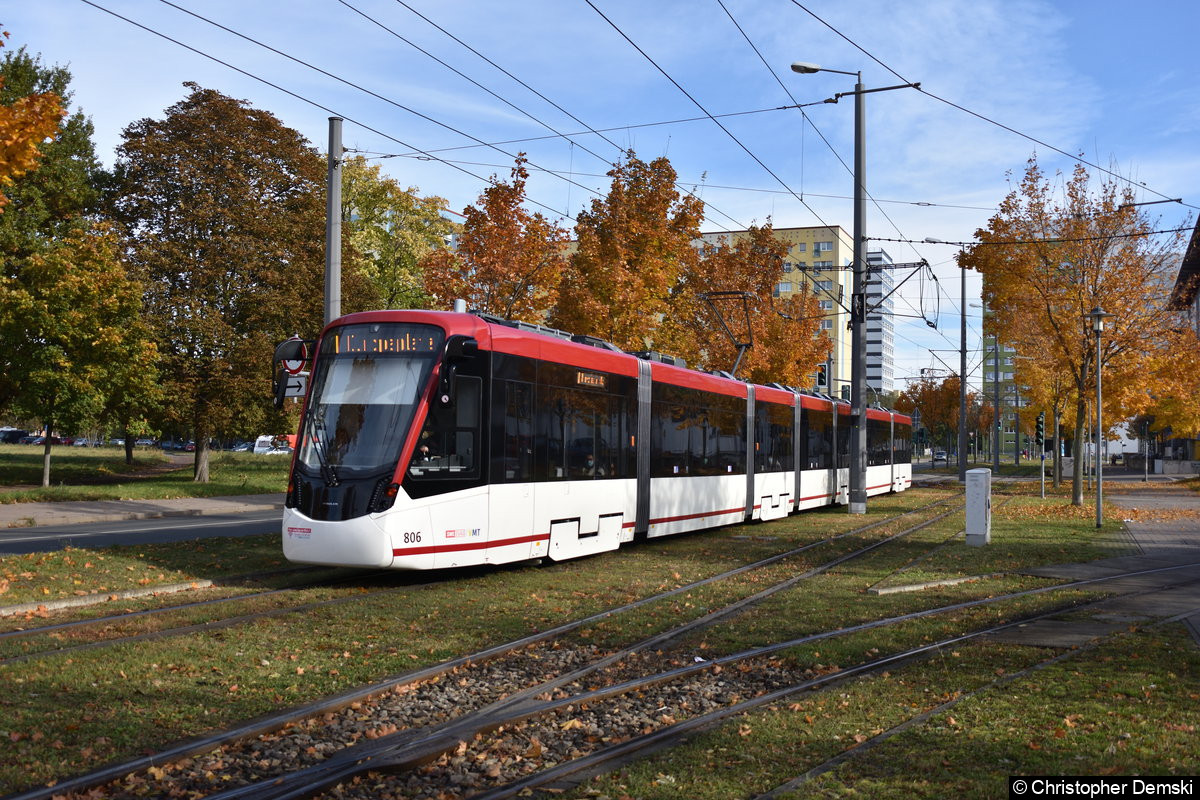 Bild: TW 806 als Linie 1 kurz vor der Haltestelle Vilniuser Straße.