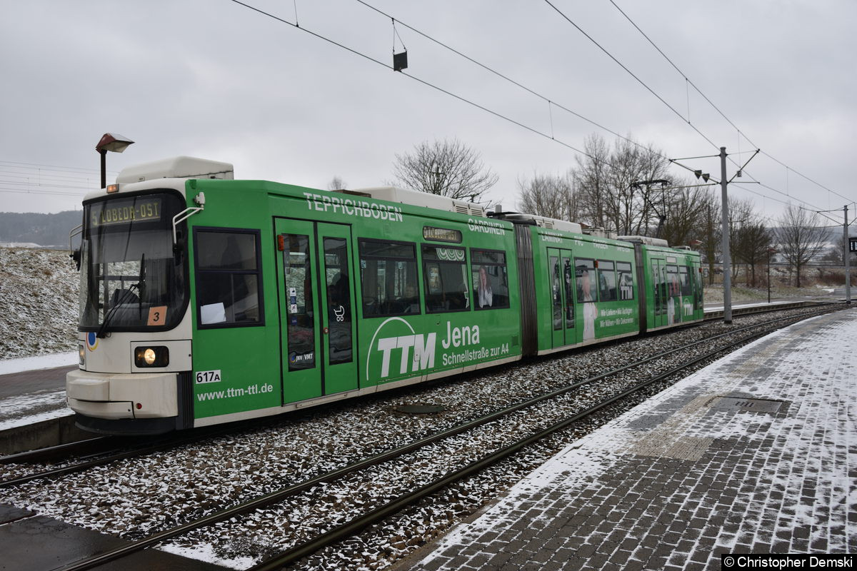 Tw 617 als Linie 5 an der Haltestelle Sparkassen-Arena.