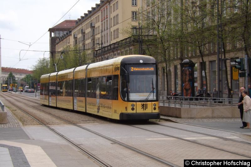 Bild: TW 2831 in Bereich Altmarkt.