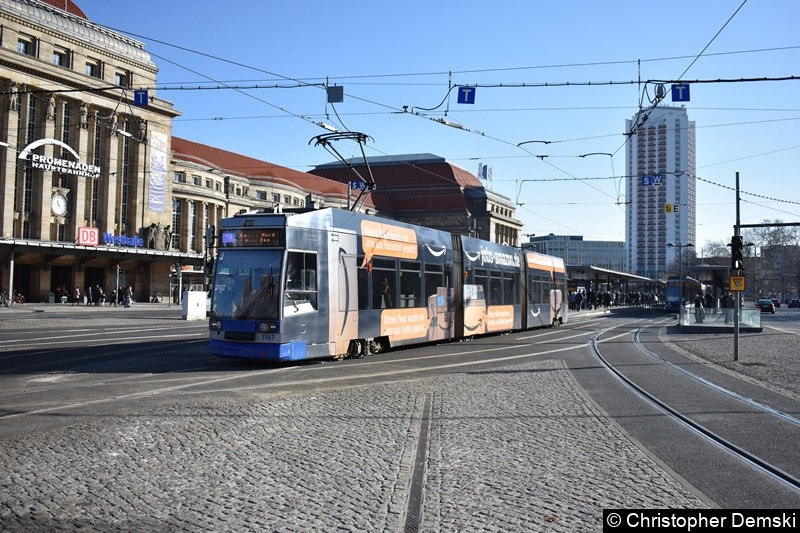 TW 1147 beim Verlassen der Haltestelle Hauptbahnhof