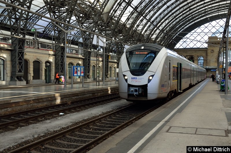 Mit vielen Problemen behaftet: Der Coradia Continental.
Der 1440 715 kam gerade aus Hof in Dresden Hbf. an.