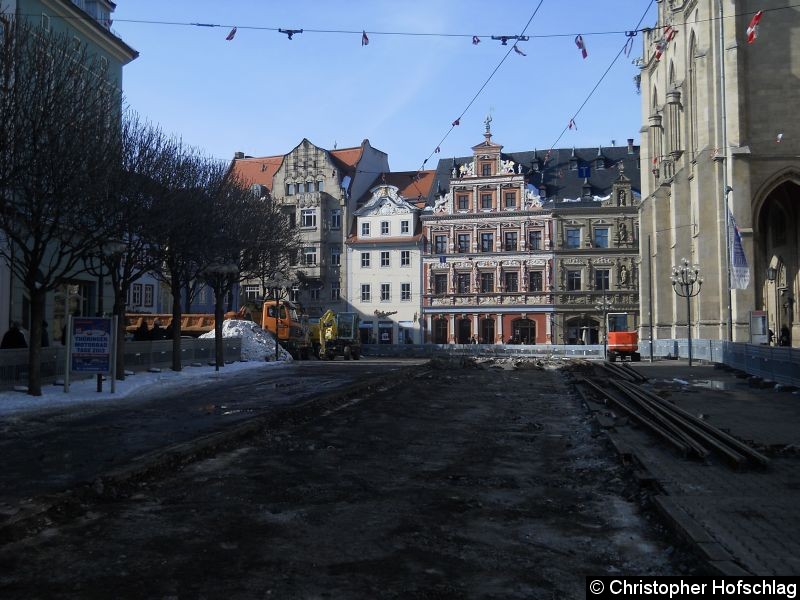 Auch am Rathausvorplatz bzw. aufen Fischmarkt sind kein Gleise mehr groß zu finden. Bild: Auch am Rathausvorplatz bzw. aufen Fischmarkt sind kein Gleise mehr groß zu finden.