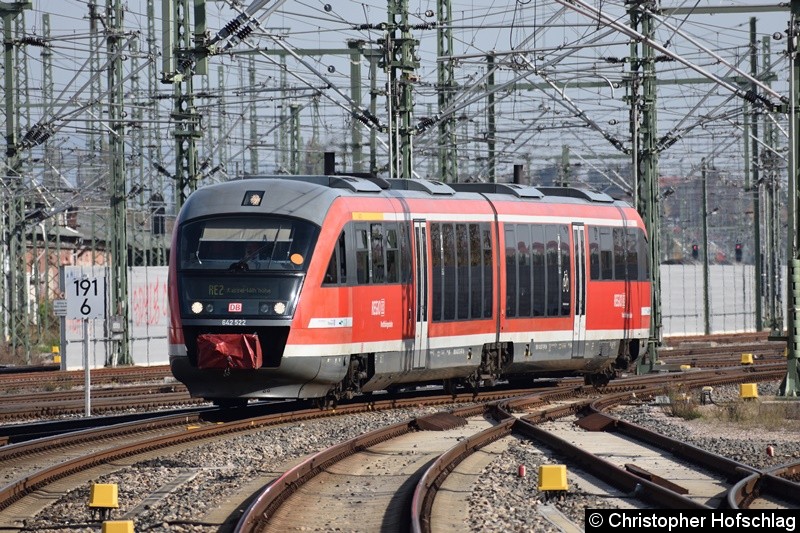 642 522 als RE2 bei der Einfahrt in Erfurt Hauptbahnhof