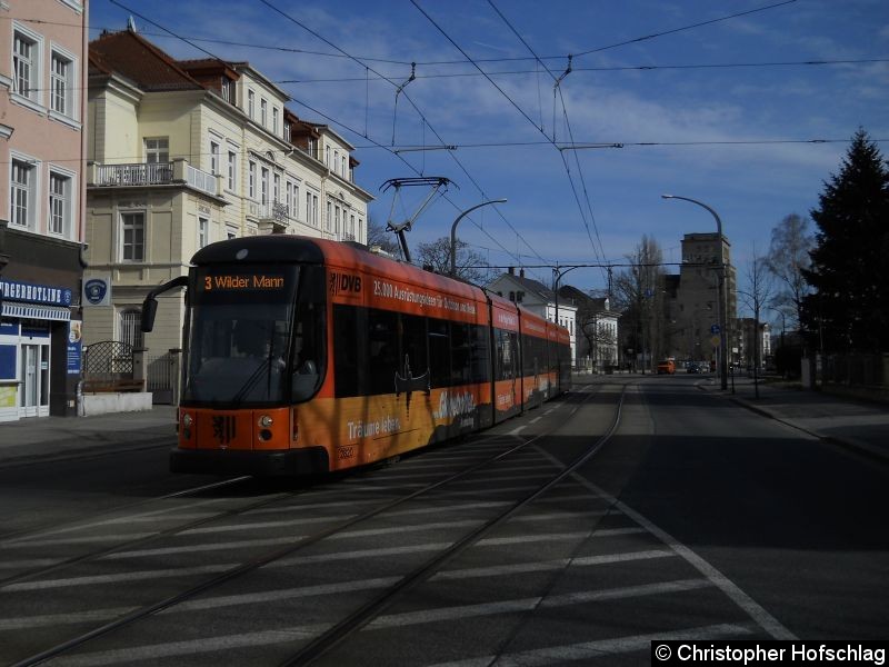 Bild: Auf der Linie 3 Richtung Wilder Mann vor der Haltstelle Bahnhof Neustadt.