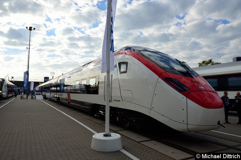 Bild: Der neue Hochgeschwindigkeitszug der Firma Stadler EC 250. Er wird für vier Länder zugelassen und wird über drei Systeme verfügen.
