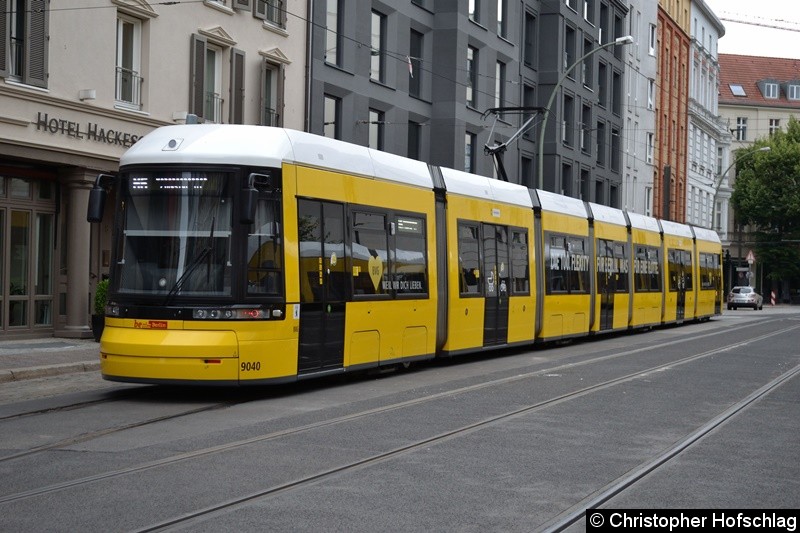 Bild: TW 9040 als Linie M6 in der Großen Präsidentenstr.