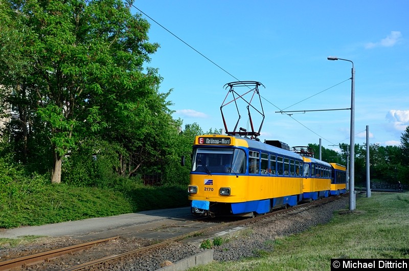 Bild: 2170 + 2056 + 940 als Linie 8 an der Endstelle Grünau Nord.