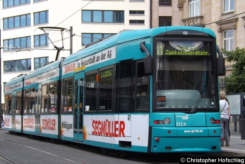 Bild: TW 212 als Linie 11 am Hauptbahnhof.