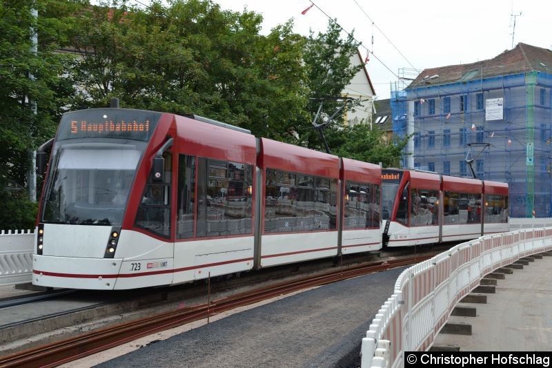TW 723+722 befährt grade die Baustelle Johannesstraße als Linie 5 zum Hauptbahnhof. Bild: TW 723+722 befährt grade die Baustelle Johannesstraße als Linie 5 zum Hauptbahnhof.