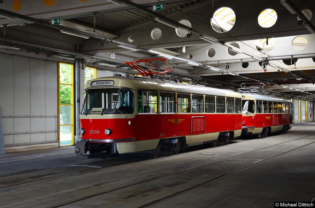 Bild: Auch der Tatra T4D wurde in die Halle gestellt.