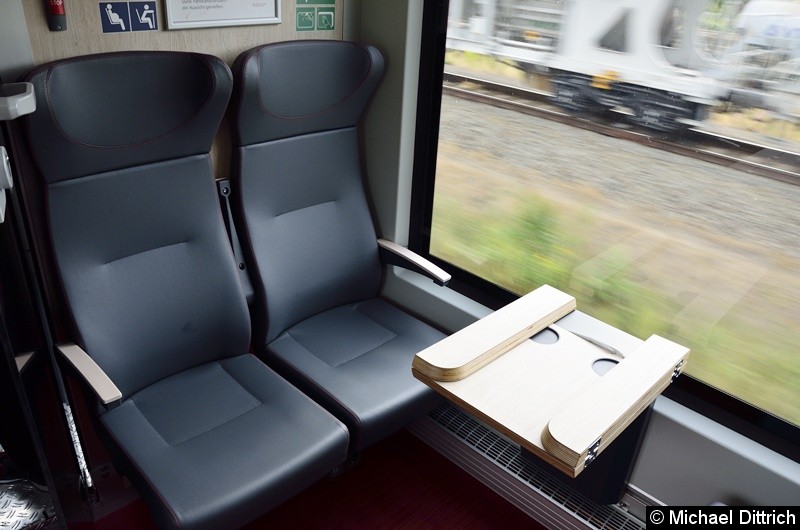 Bild: Blick in die doch recht kleine erste Klasse. Doppelsitz ...