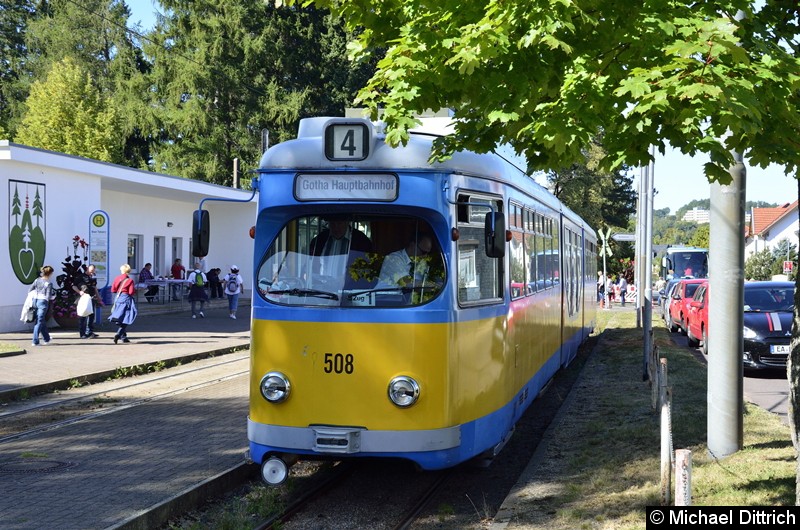 Bild: 508 als Linie 4 an der Endstelle Bad Tabarz.