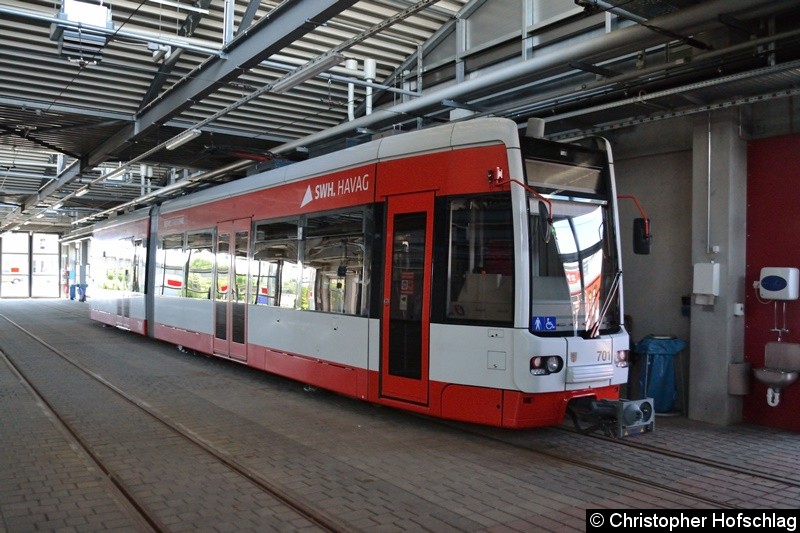 Bild: TW 701 in BHF.Freiimfelder Straße