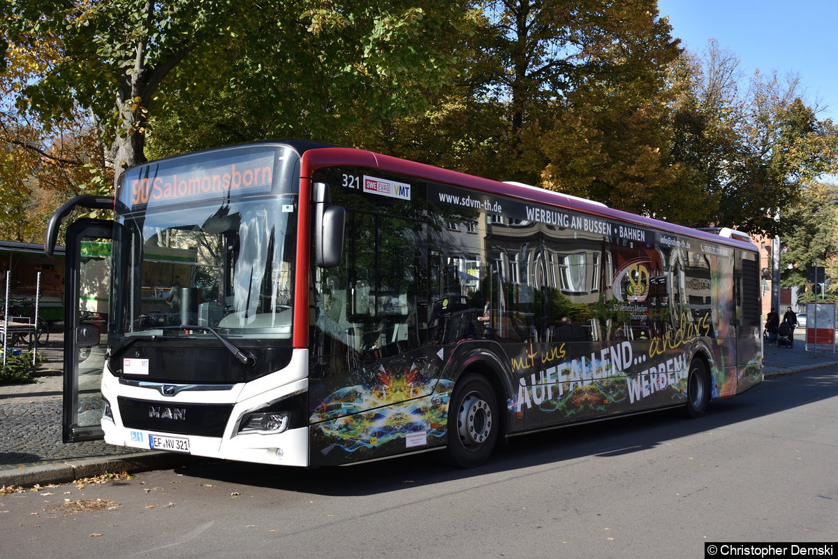 Wagen 321 als Linie 90 am Domplatz.