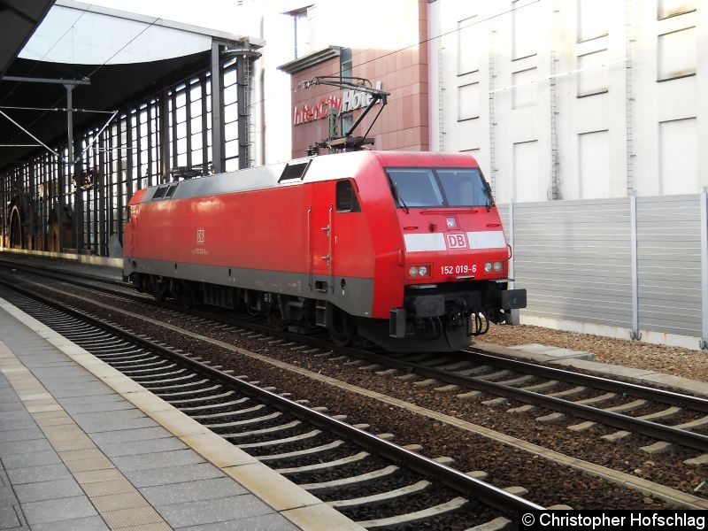 Bild: 152 019-6 in Erfurt Hauptbahnhof.