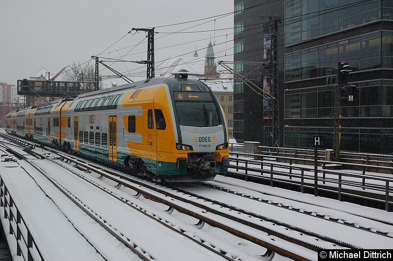 Bild: Sein erster Tag im Fahrgastverkehr auf dem RE2 in Berlin Alexanderplatz.