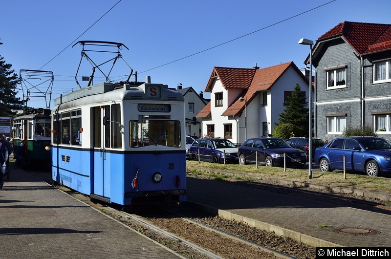 Wagen 39 stand ebenfalls in Bad Tabarz und konnte da besichtigt werden. Der Wagen 23 hinter dem Wagen.