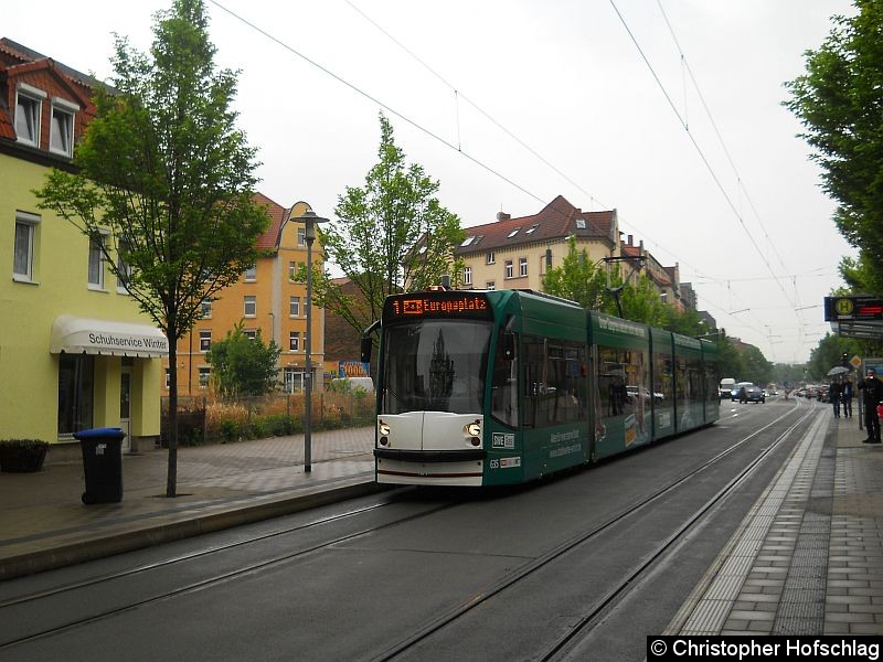 Bild: TW 634 auf der Stadtbahnlinie 1 an der Haltestelle Ilversgehofner Platz.