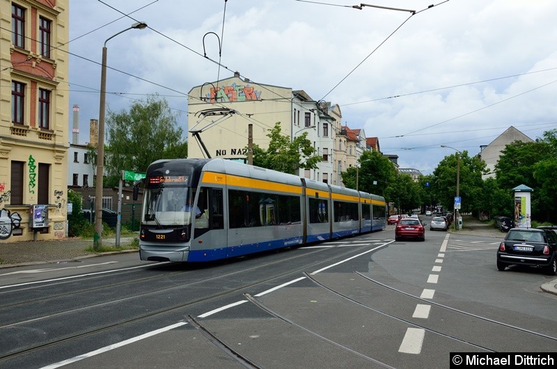 1221 als Linie 11 kurz vor dem Connewitzer Kreuz.