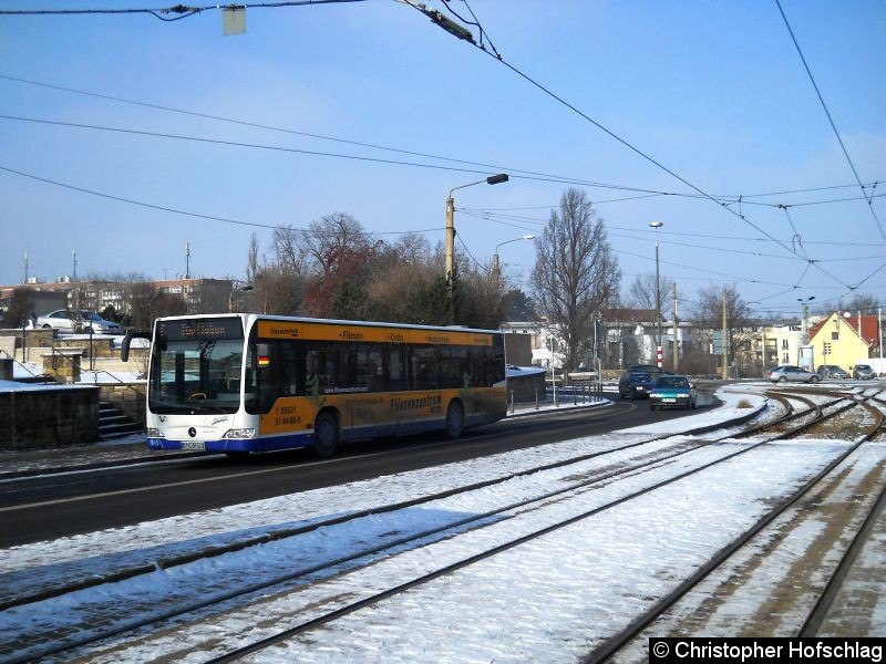 Bild: Bus 103 in der Huttenstraße.