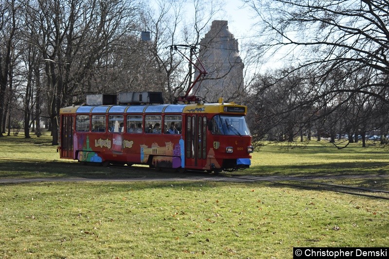 Bild: TW 1800 als Stadtrundfahrt in der Gleisschleife in Wihelm-Külz-Park(Naunhofer Straße)