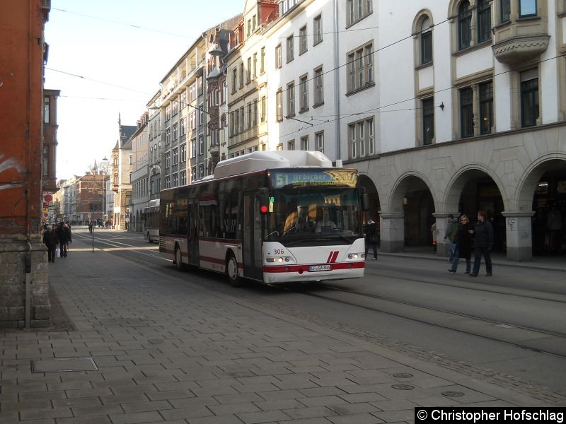 Bild: Bus 306 in der Bahnhofstraße.