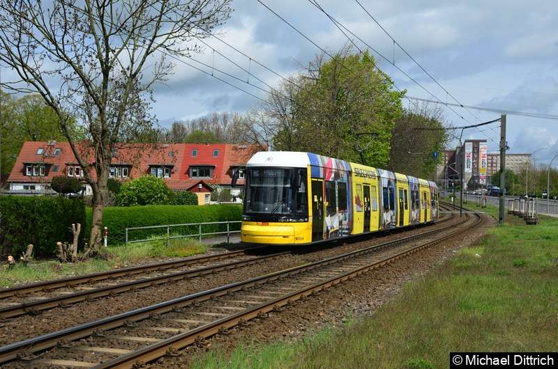 9013 als Linie M6 zwischen den Haltestellen Landsberger Allee/Rhinstr. und Dingelstädter Str.