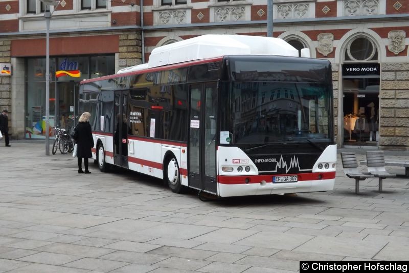 Bild: Der Infobus (307) am Anger.