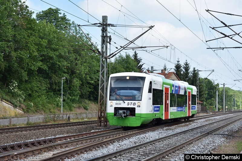 Bild: 650 505 (VT 105) bei der Durchfahrt in Erfurt Bischleben.