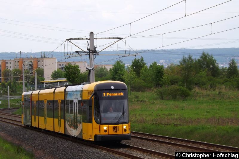 Bild: TW 2819 als Linie 7 kurz vor der Haltestelle Altnossener Straße.