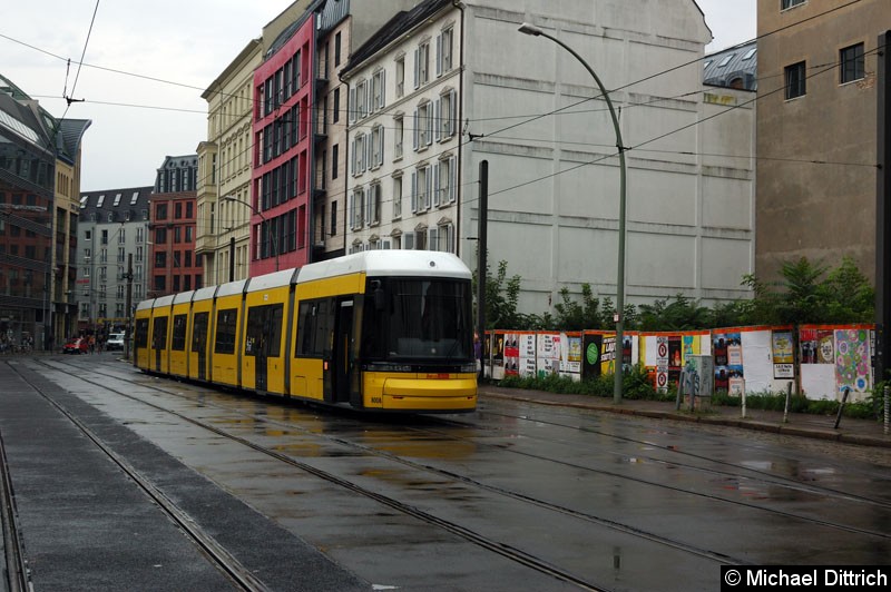Bild: Abgebügelt steht der 8008 in der Großen Präsidentenstr.