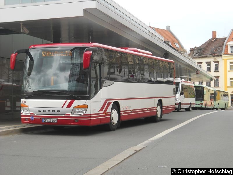 Bild: Bus 158 am Busbahnhof.