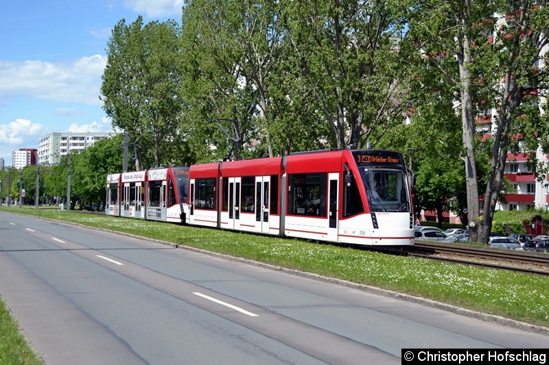 TW 720+721 als Linie 3 in Richtung Urbicher Kreuz,höhe Nordhäuser Straße kurz vor der Haltestelle Riethstraße. Bild: TW 720+721 als Linie 3 in Richtung Urbicher Kreuz,höhe Nordhäuser Straße kurz vor der Haltestelle Riethstraße.