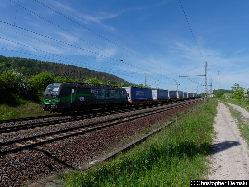 193 738 mit ein Güterzug bei Seebergen.