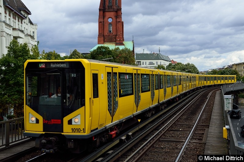 Bild: 1010 als U12/2 bei der Einfahrt in Görlitzer Bahnhof.