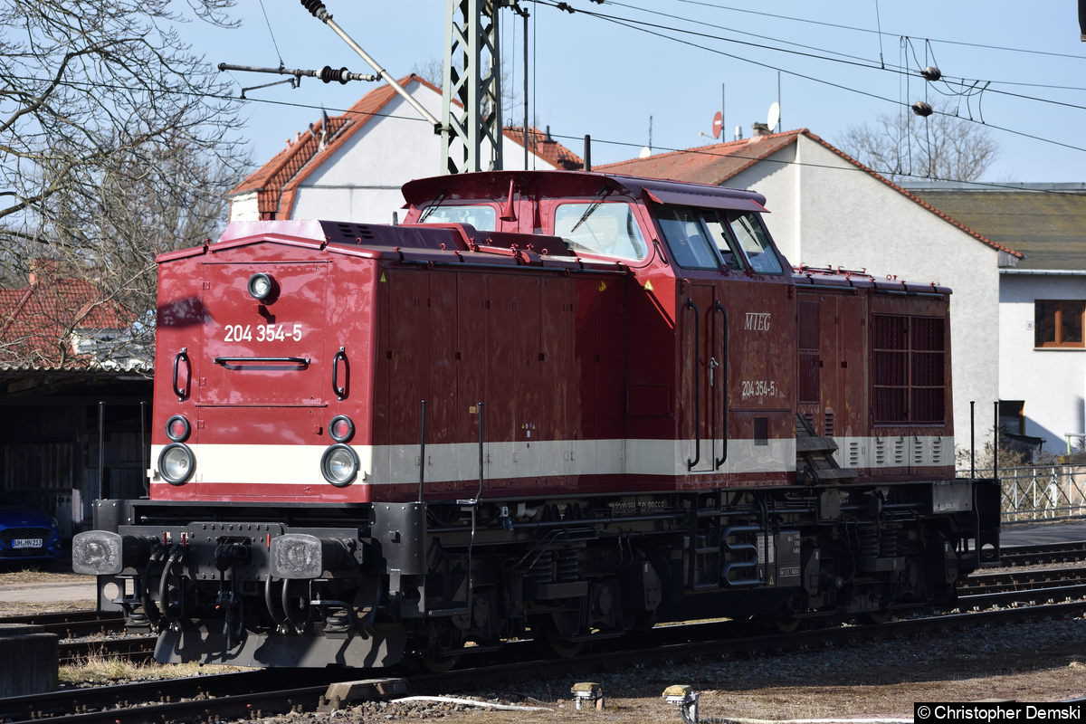 Bild: 204 354-5 warte auf seine Weiterfahrt in Eisenach Hbf.