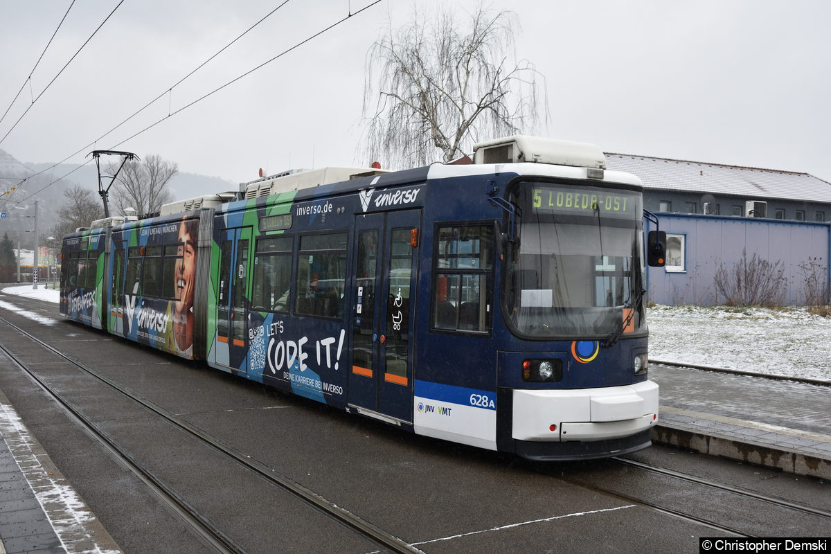Tw 628 als Linie 5 an der Haltestelle Burgaupark.