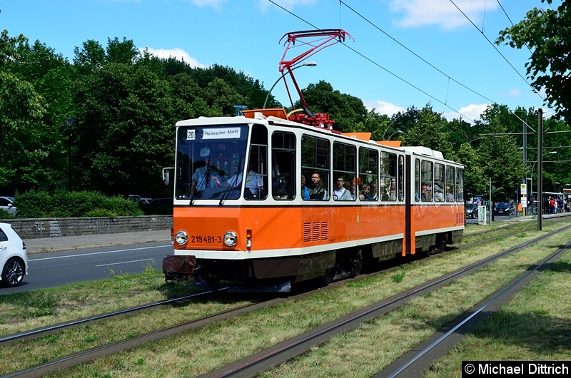 219 481-3 fuhr als siebenter Wagen in einem Straßenbahnkorso anlässlich 150 Jahre Straßenbahn in Berlin. Bild: 219 481-3 fuhr als siebenter Wagen in einem Straßenbahnkorso anlässlich 150 Jahre Straßenbahn in Berlin.