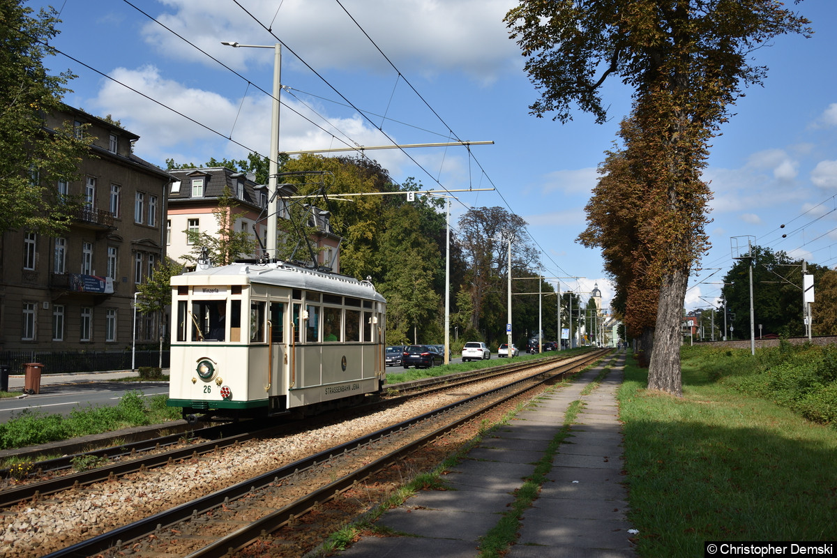 HTW 2 als Linie 2 in Richtung Winzerla auf der Kahlaische Straße, kurz vor der Haltestelle Felsenkeller.