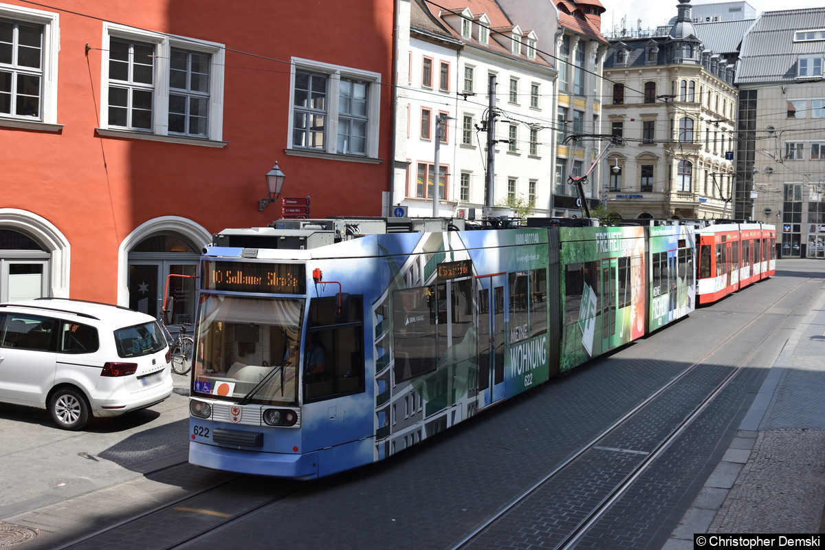 Tw 622+619 als Linie 10 am Marktplatz.